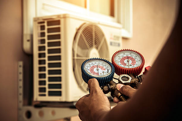 Professional Hvac technician working in Sandoval, IL